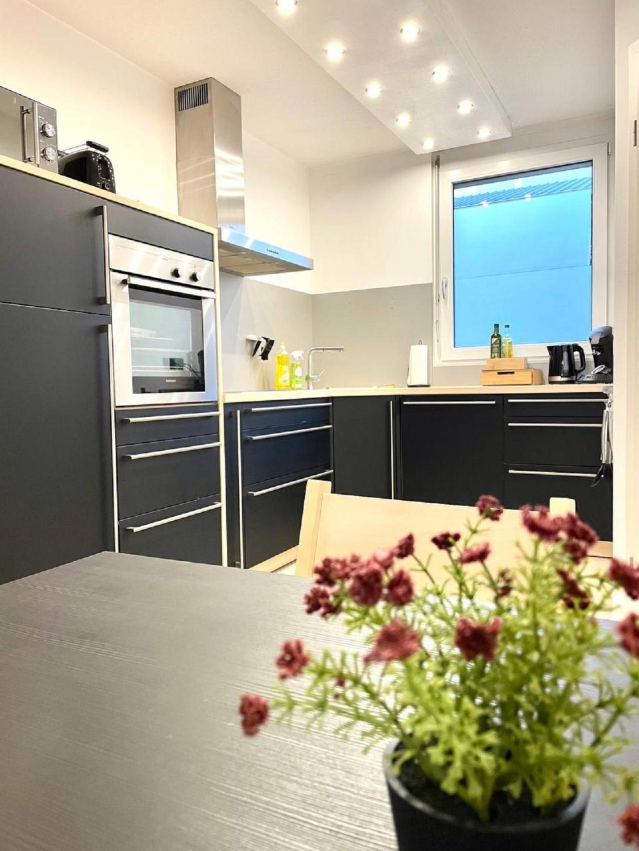 Geraeumiges Ferienhaus In Koblenz Κόμπλεντς Εξωτερικό φωτογραφία