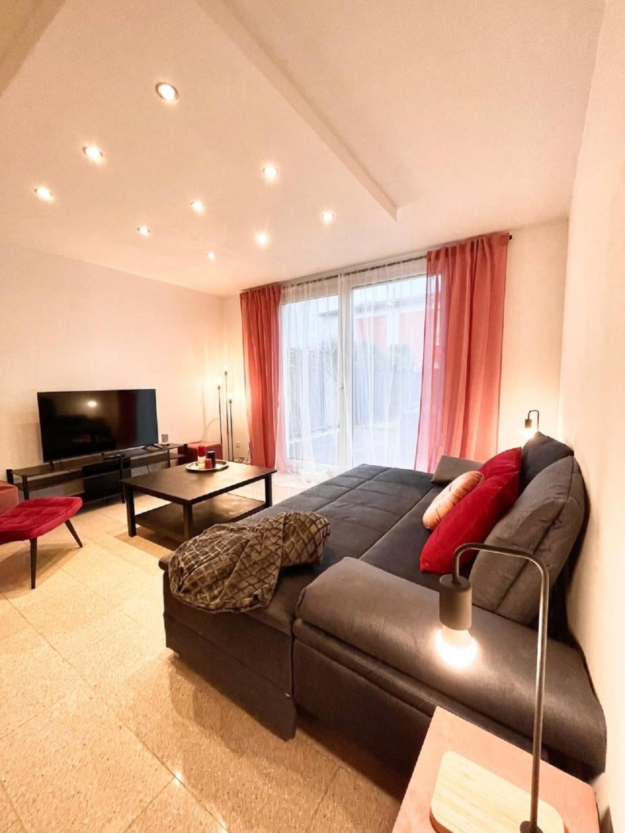 Geraeumiges Ferienhaus In Koblenz Κόμπλεντς Εξωτερικό φωτογραφία