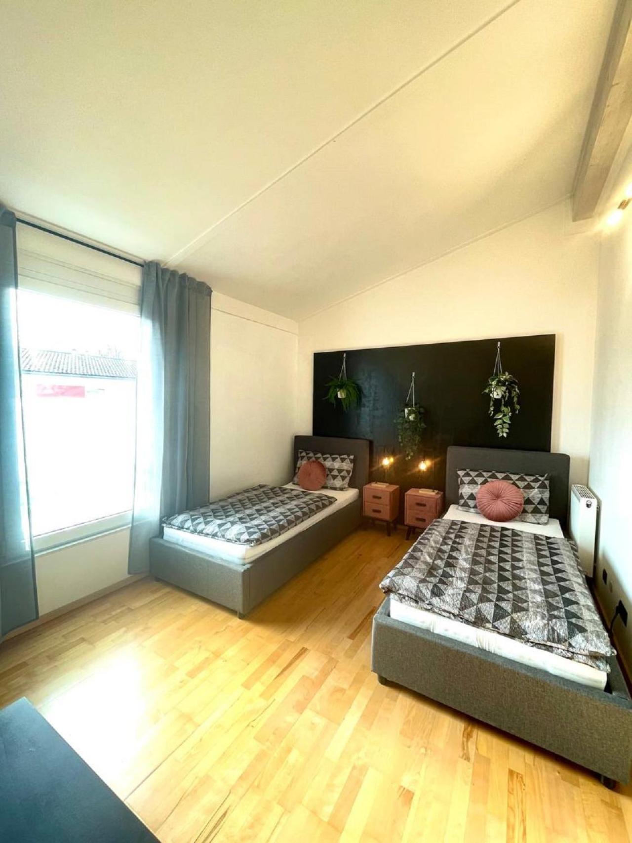 Geraeumiges Ferienhaus In Koblenz Κόμπλεντς Εξωτερικό φωτογραφία