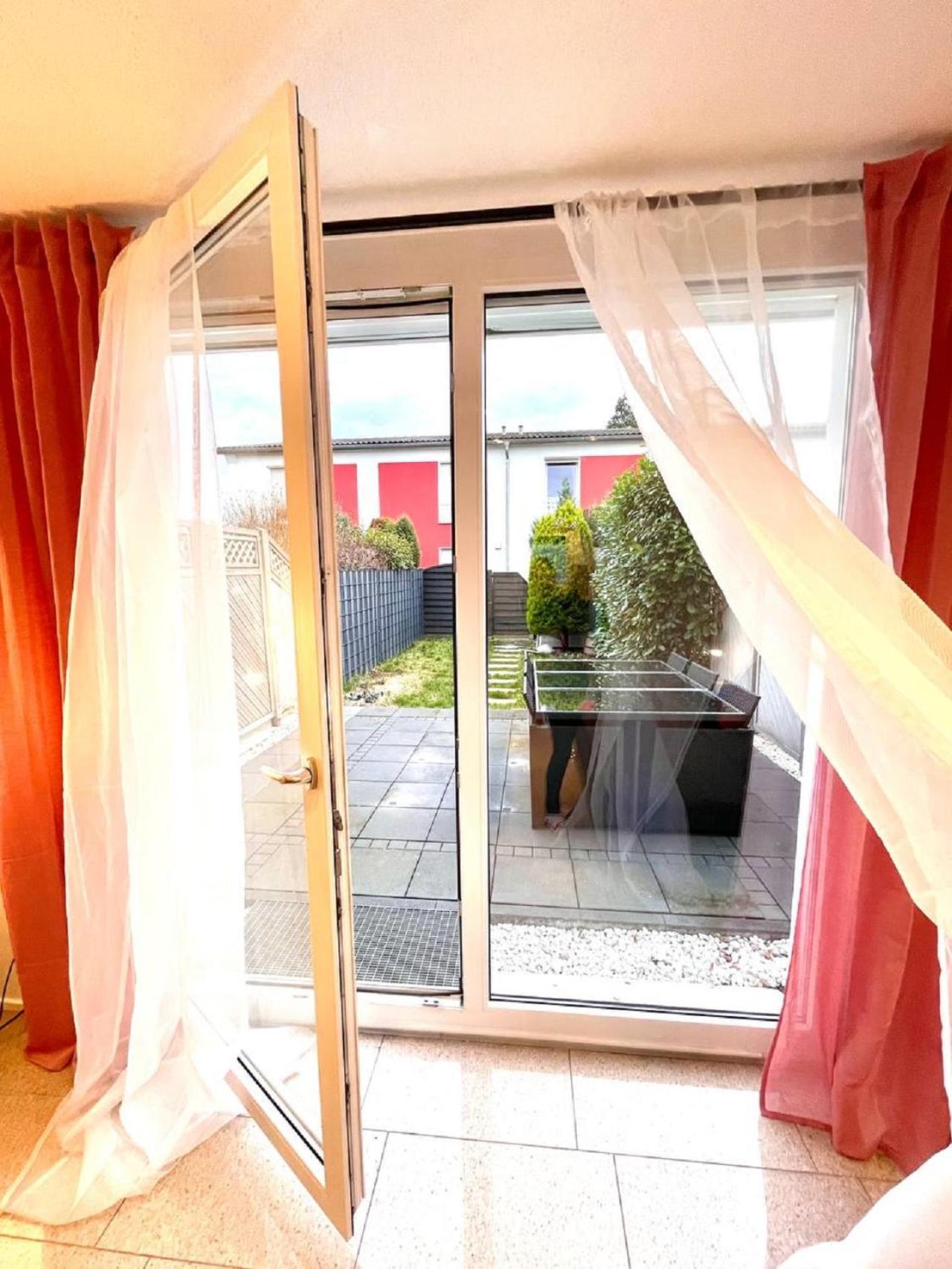 Geraeumiges Ferienhaus In Koblenz Κόμπλεντς Εξωτερικό φωτογραφία